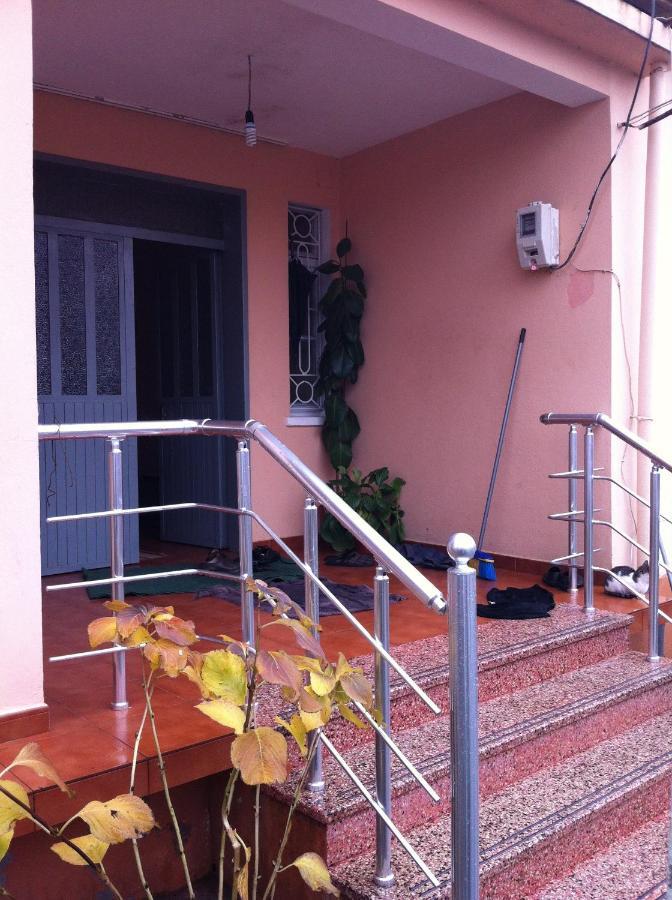 Florians Guesthouse Shkodër Buitenkant foto