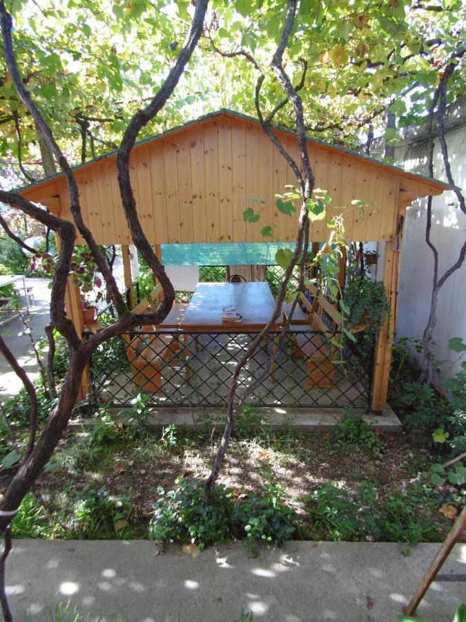 Florians Guesthouse Shkodër Buitenkant foto