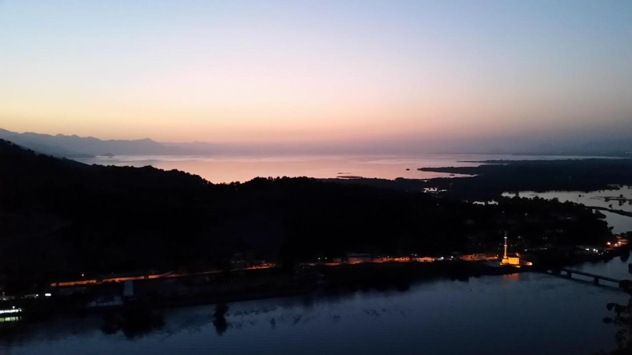 Florians Guesthouse Shkodër Buitenkant foto